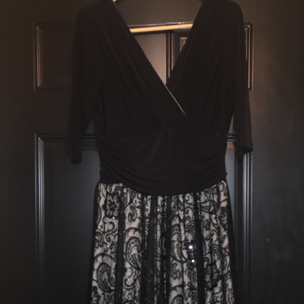 Sangria Beautiful Dress size 14 like new